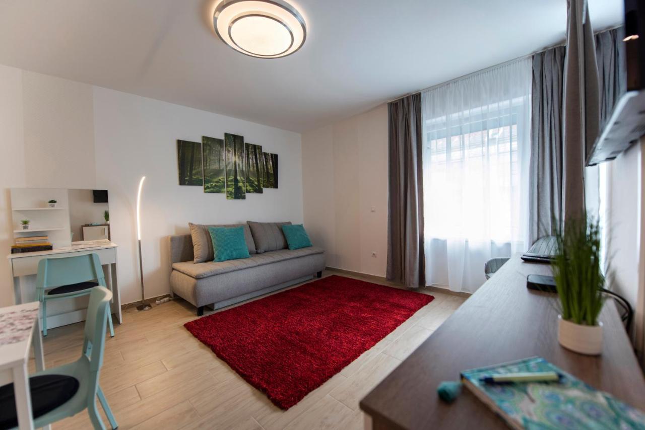 Lovely Apartman- Free Parking Pecs Exterior photo