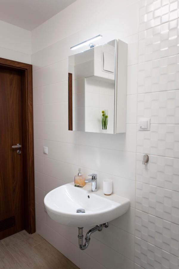 Lovely Apartman- Free Parking Pecs Exterior photo