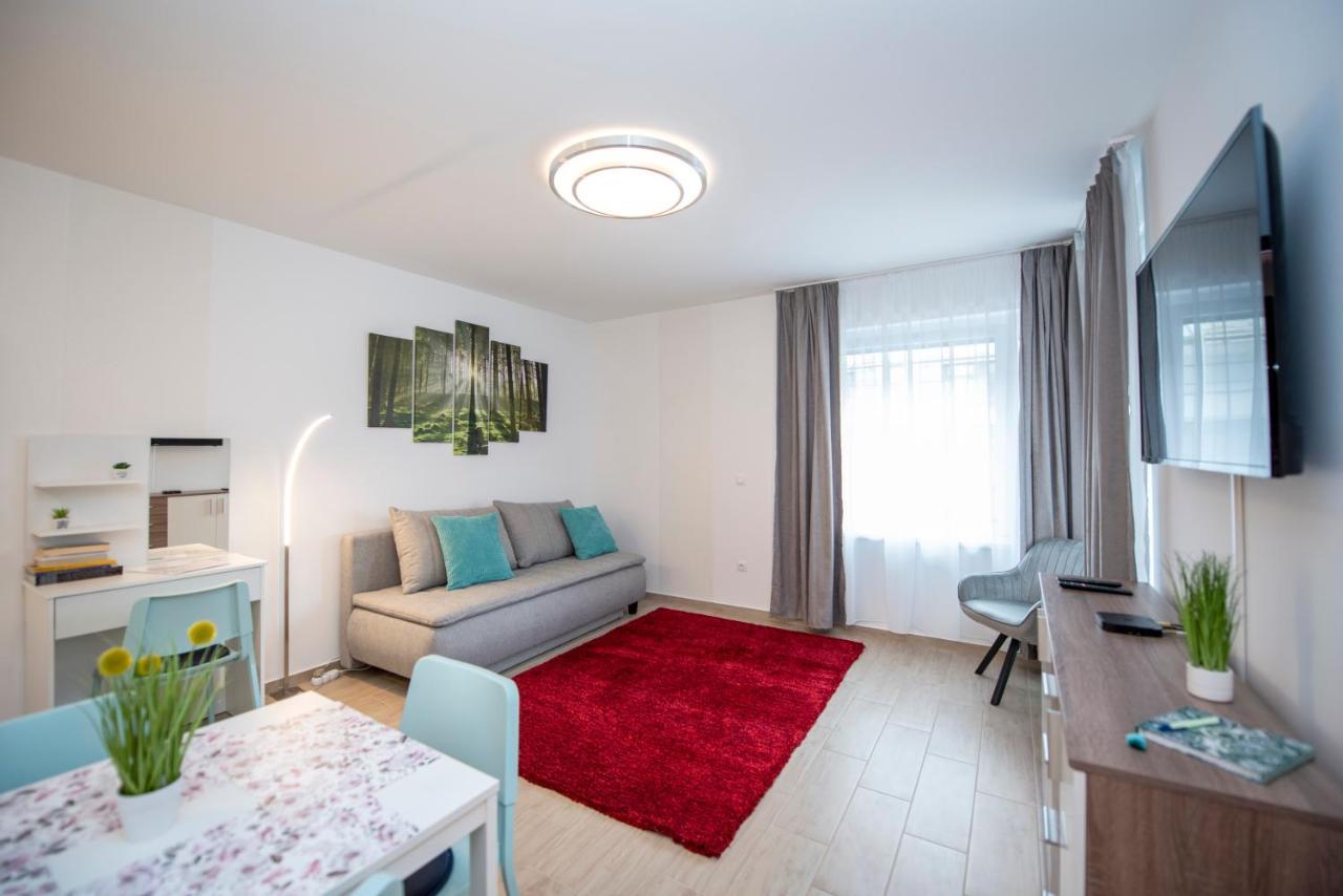 Lovely Apartman- Free Parking Pecs Exterior photo